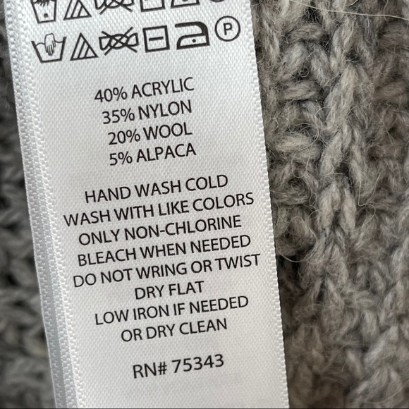 Ruby Moon  crop sweater - Picture 4 of 5